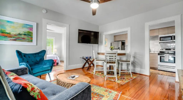 Downtown Marble Falls Boutique House