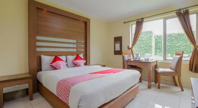 Номер Deluxe Hotel Senen Indah by Oyo Rooms