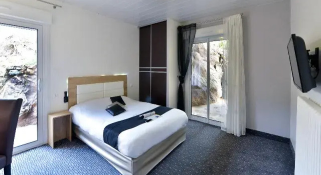 Двухместный номер Standard с красивым видом из окна Contact Hotel Le Moulin Neuf Chantonnay