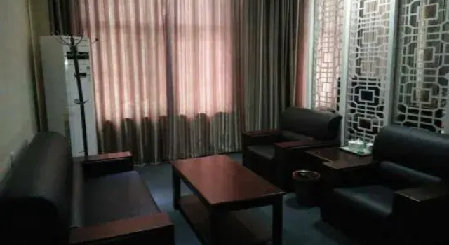 Люкс e Jia Express Chain Hotel (Minquan Renmin Road Second Branch)