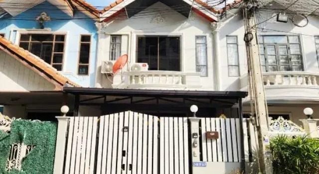Wealth House 3BR walkable to walking StBeach, Забронировать Отель Паттайя провинция Чонбури