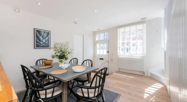 Коттедж 3-bed Mews House, Battersea