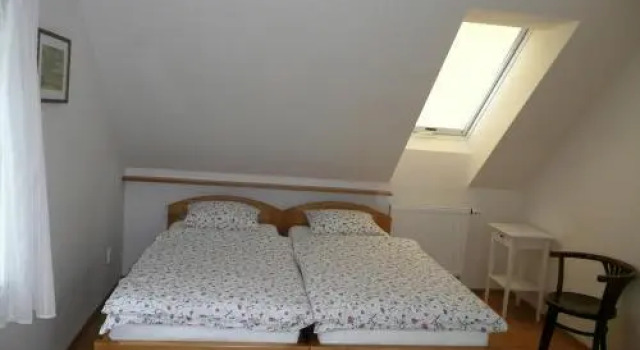 U Pramene Virskeho Vanku, Rezerwuj Apartament Hotele w Central Bohemia z parkingiem, Parking