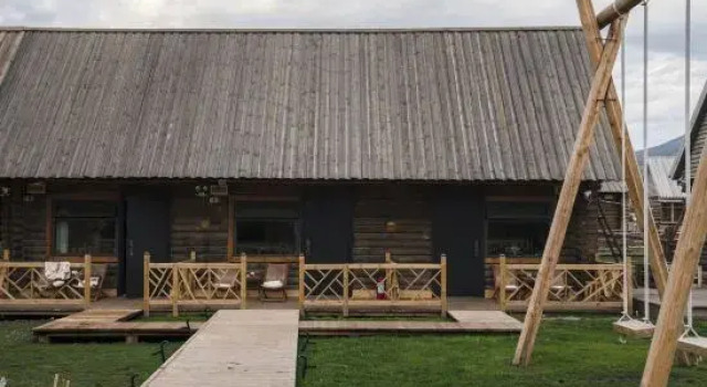 Zai Shan Jian Ye Homestay (Kanas Scenic Area), Boek Hotel Burqin 
