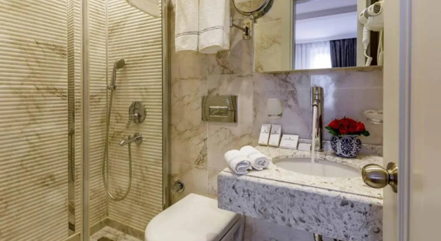 Twin Ground Floor room Amiral Palace Hotel