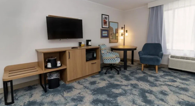 Четырёхместная студия Hampton Inn Rock Springs