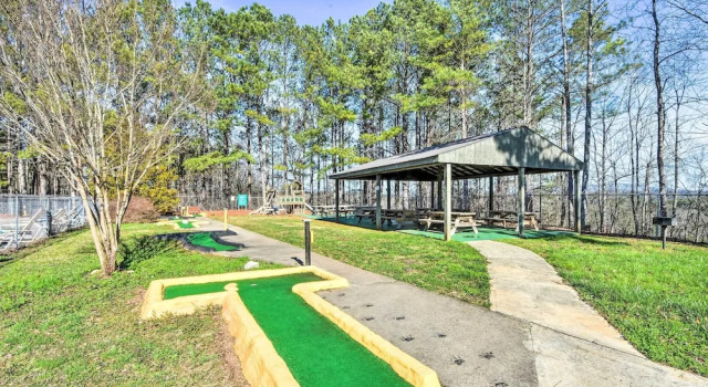 Коттедж Peaceful Ellijay Cabin: Pool Access & Resort Perks