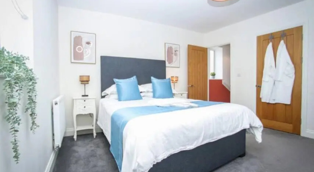 Коттедж No15 Luxe Living Elegant City Home-1 Bed-Garden-Wifi-Private Parking-Beach-City