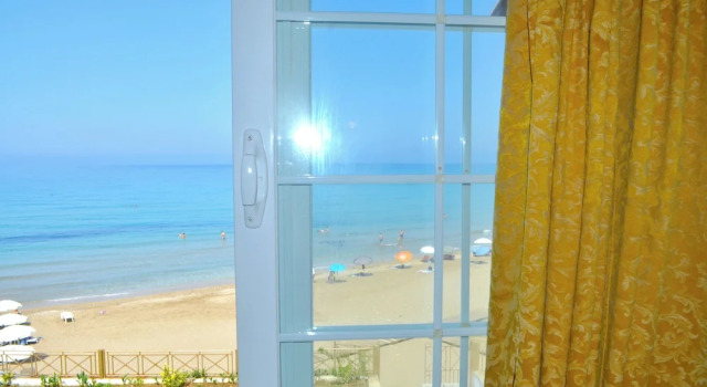 Beachfront Loft Apartment - Agios Gordios Corfu