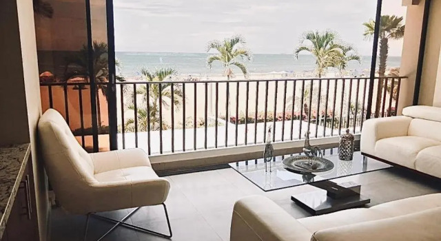 Beach Front Apartment, Prenota Appartamento Salinas Santa Elena Province