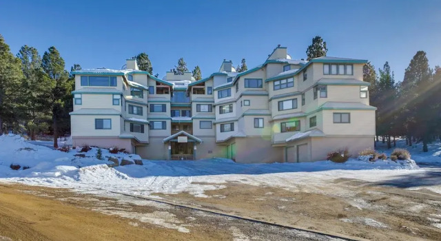Апартаменты c 1 комнатой с балконом Angel Fire Condo w/ Mountain View < 1 Mi to Slopes