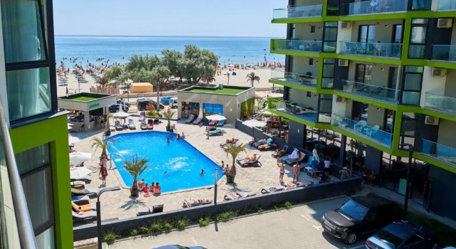 Апартаменты Crazy Sea View 1BR Apartment Spa Pools Resort