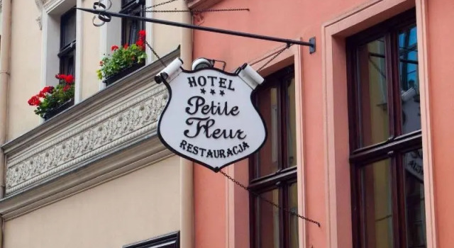 Hotel Petite Fleur, Забронировать Отель Stare Miasto Торунь