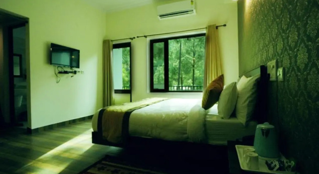 Двухместный номер Deluxe с балконом Pineland Resorts & Chalets Kasauli
