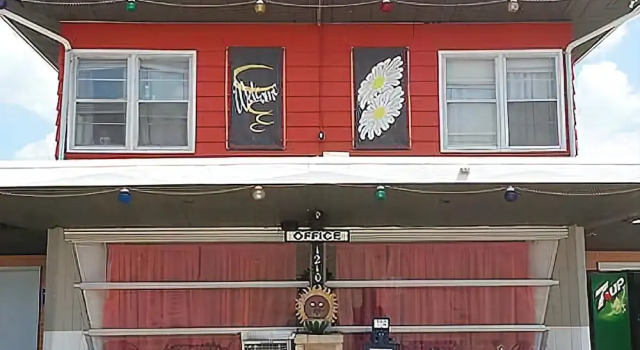 Broadway Inn
