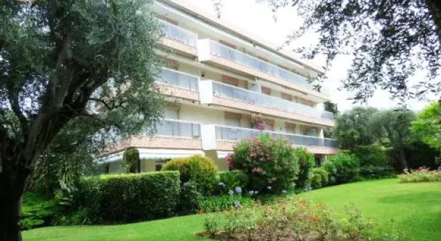 Cannes Croisette Alc 57-63 P. de Galles, Забронировать Отель Отели Канн с бассейном, рядом с Le Croisette Casino Barriere de Cannes, Бассейн