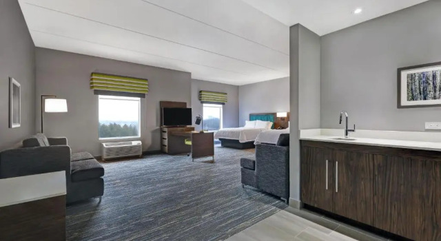 Четырёхместный люкс Hampton Inn Peterborough
