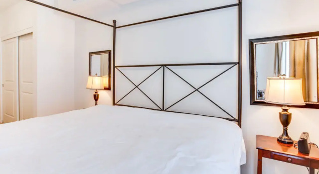 On the Columbia Vacation Apartments