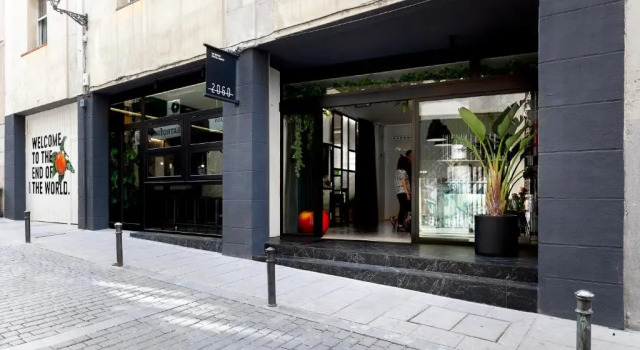 2060 The Newton Hostel & Market