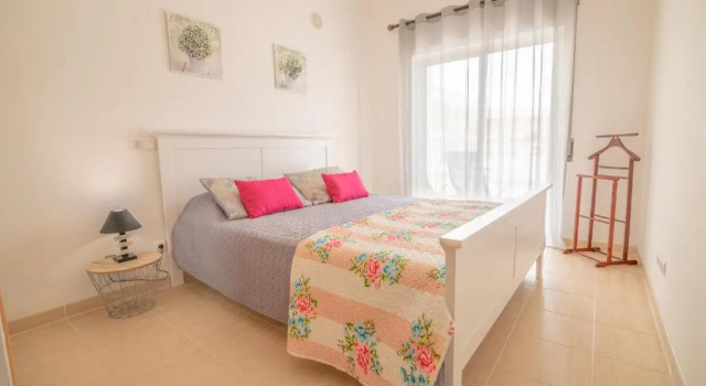 2 Bedroom & 2 Bathroom, pool, playground, air con, parking, wifi, netflix, Rezerwuj Hotel Hotele w Algarve z parkingiem, Parking