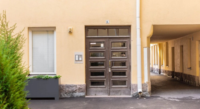 Spacious apt on Tranquil Courtyard, Забронировать Апартаменты/квартира Апартаменты Хельсинки, рядом с Hanken School of Economics, Апартаменты/квартира