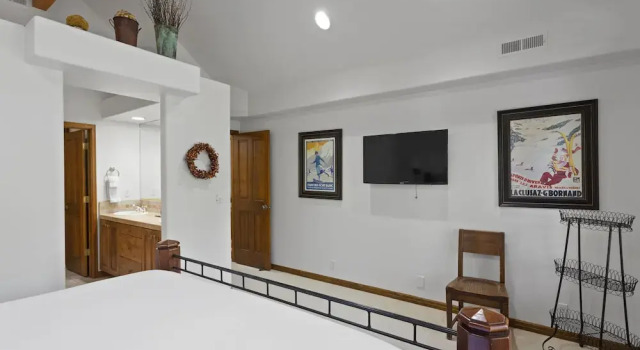 Deer Lake Village at Deer Valley Resort - Four Bedroom Condo with Hot Tub #2478 4 Condo, Varaa Lomakeskus Deer Valley 