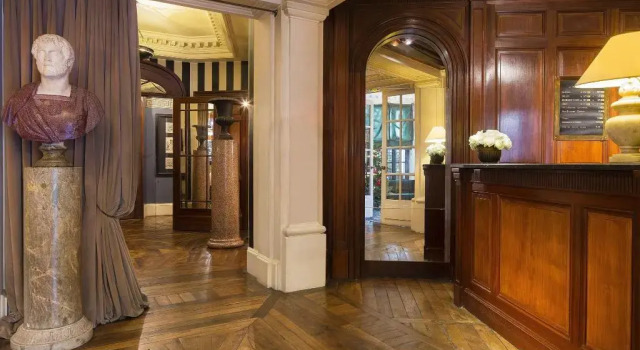 Le Dokhan’s Paris Arc de Triomphe, a Tribute Portfolio Hotel
