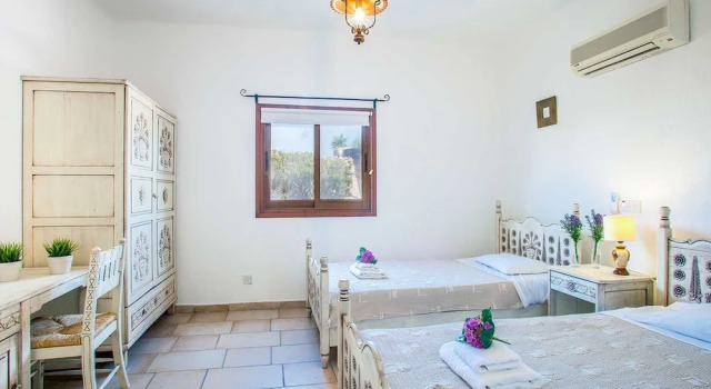 Villa Stalo, Boek Villa Peyia Paphos