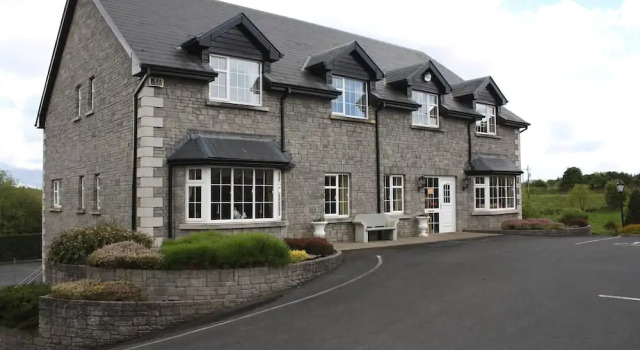 Michaeleens Manor B&B, Prenota Bed & breakfast Cong 