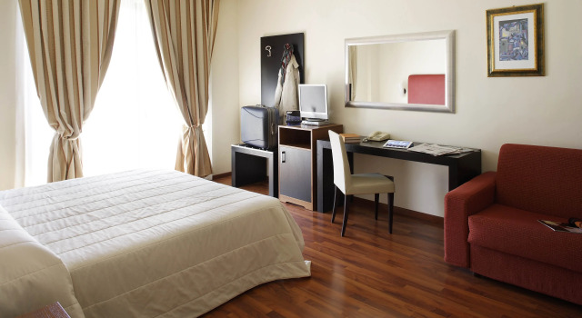Hotel Cristallo di La Rosetta Srl, Buchen Sie Hotel Business-Hotels in Assisi, 4* 5*