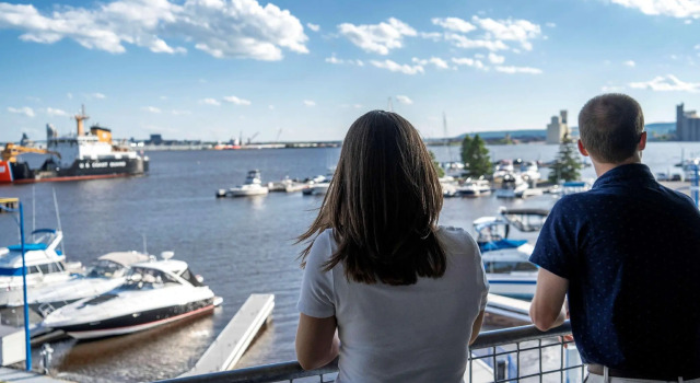 Номер Standard Park Point Marina Inn