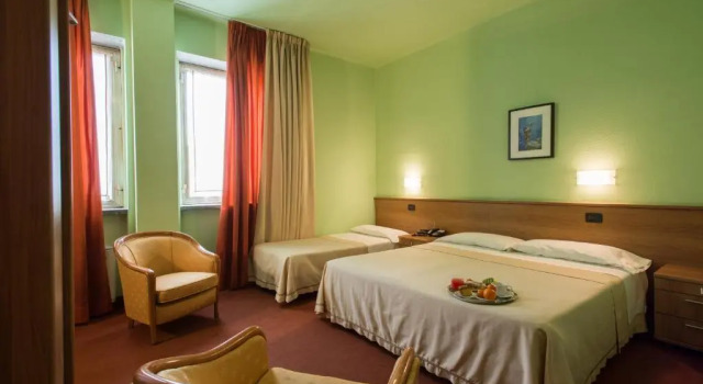 Трёхместный номер Standard Hotel Lux
