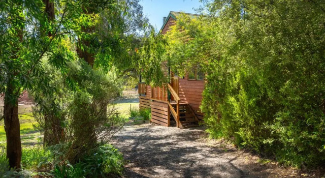 Коттедж Cockatoo Cottages