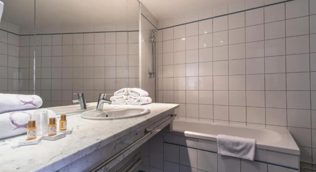 Трёхместный номер Standard Hôtel Le Moderne