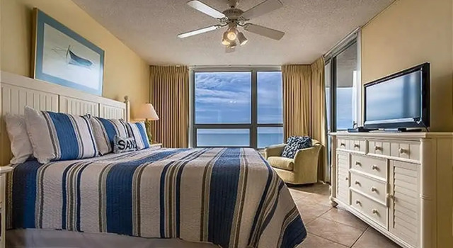 Gulfside 0702 at Hidden Dunes - 1149893, Varaa Hotelli Hotellit Emerald Coast uima-altaalla, Uima-allas