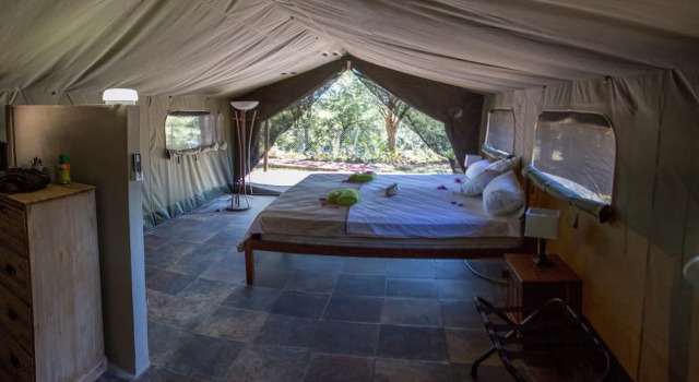 Kayova River Lodge, Buchen Sie Ferienhaus Ndiyona 