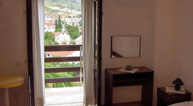 Studio apartment Mat - in a cosy stone house: SA3 Bol, Island Brac, Prenota Appartamento Bol 