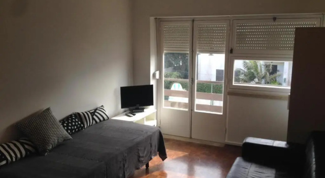 Полулюкс Peniche Housing | Tree The Company