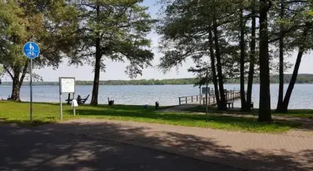 Blaues Haus am See
