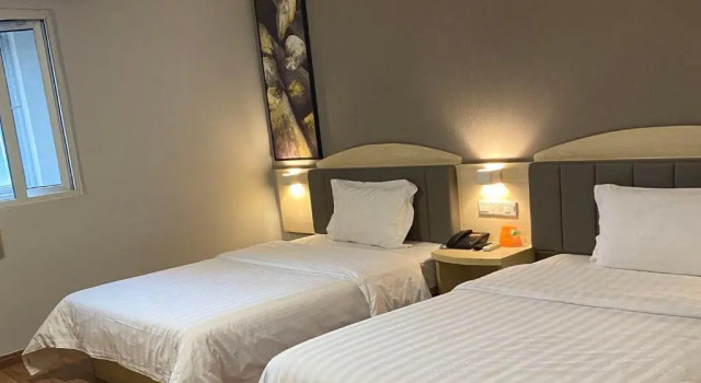 Двухместный номер Standard 7 Days Inn Guangzhou Tangxia Keyun Branch