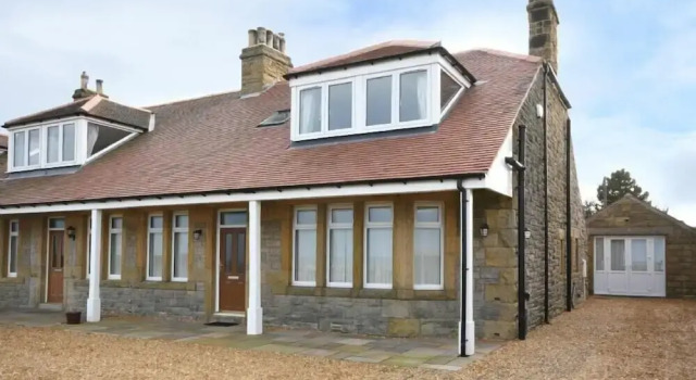 Bradacar, Rezervați Hotel Seahouses Northumberland
