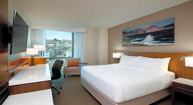 Четырёхместный номер Standard Delta Hotels by Marriott St. Johns Conference Centre