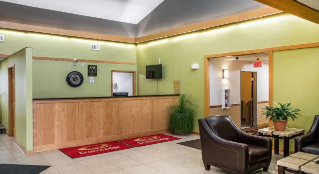 Coratel Inn and Suites By Jasper River Falls, Buchen Sie Gasthaus River Falls Wisconsin