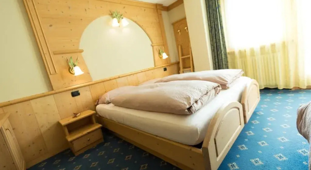 Hotel Champagne, Забронировать Отель Отели Ливиньо с завтраком, рядом с Бугельный подъёмник Сан Рокко 17Б (нижняя станция), Завтраки
