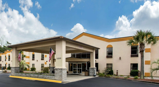 Quality Inn Surfside Myrtle Beach, Забронировать Отель Отели Южной Каролины с завтраком, Завтраки
