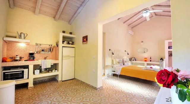 Eleni Cottage in Paxi