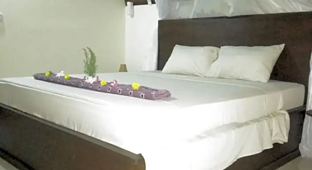 Cnunk Bungalow, Book Hotel Gili Meno 