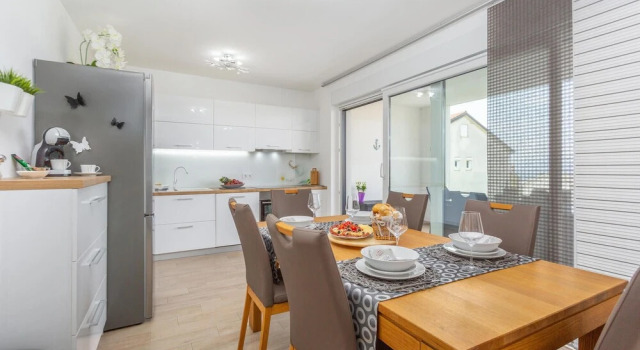 Awesome Apartment in Vantacici With Wifi and 2 Bedrooms, Prenota Appartamento Hotel a Isole Quarnerine con parcheggio, Parcheggio