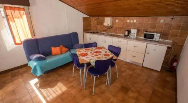 Apartments Renata, Varaa Huoneisto Hotellit Kvarner Islands uima-altaalla, Uima-allas