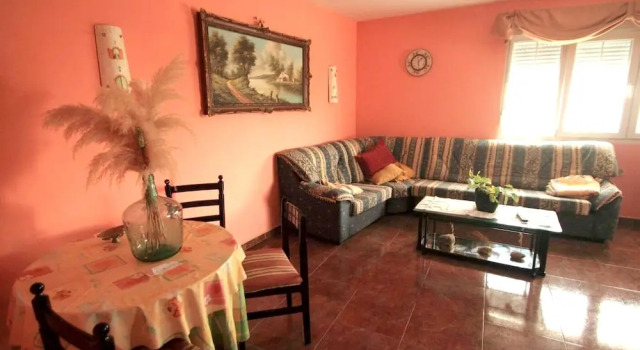 House With 3 Bedrooms in Oviñana, With Wonderful Mountain View, Furnished Terrace and Wifi, Prenota Hotel Hotel a Asturie con parcheggio, Parcheggio